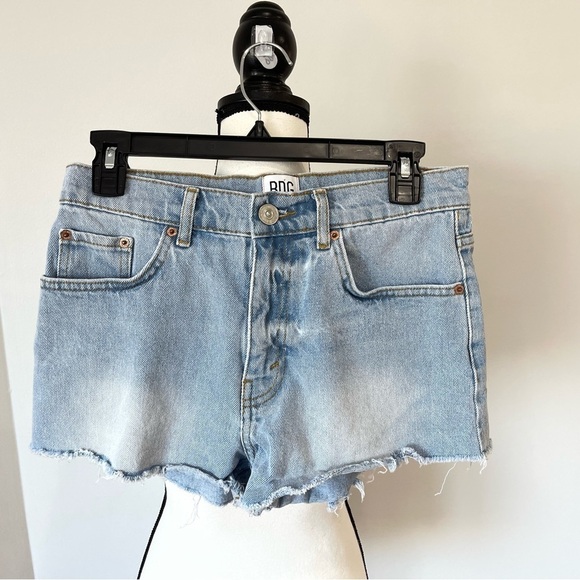 BDG Urban Outfitters mid rise essential short in a size 26 - Picture 1 of 10